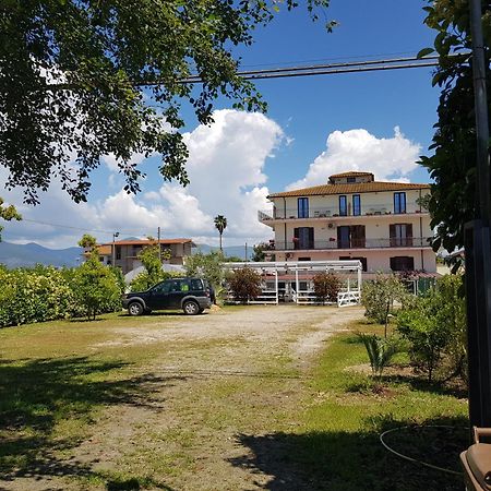 Un Passo Dal Mare - Guest House Lido Di Fondi Exterior foto